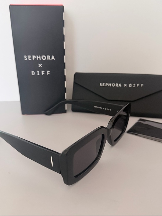 Sephora x DIFF Black Rectangular Sunglasses w/ Case & Box